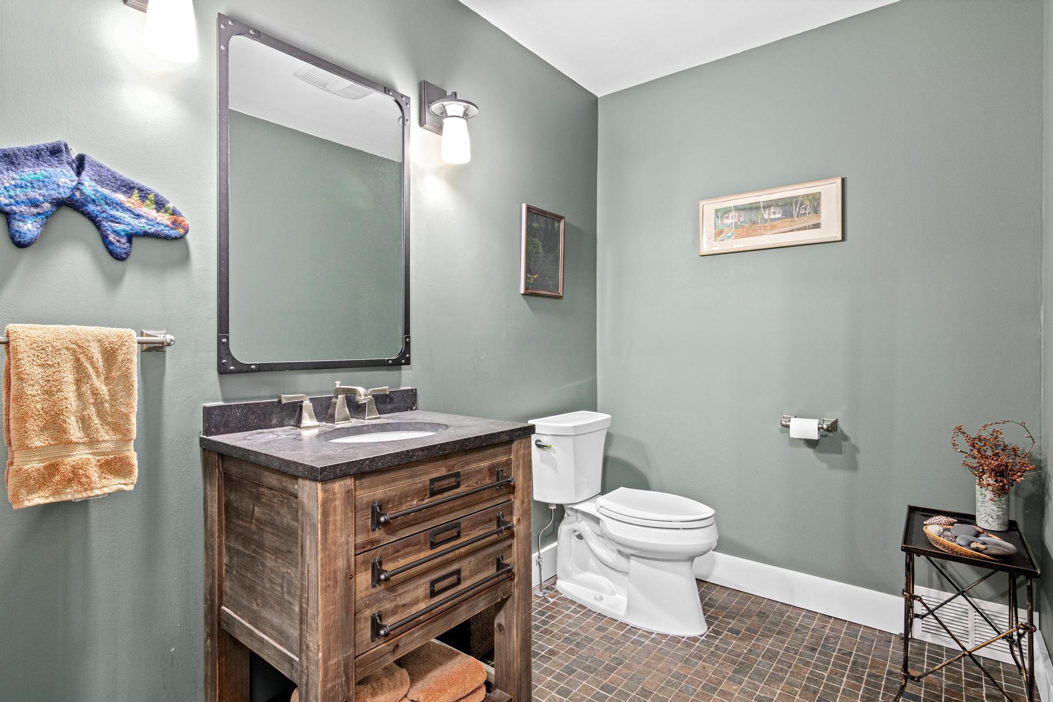 Main floor 1/2 bath located adjacent to the living room