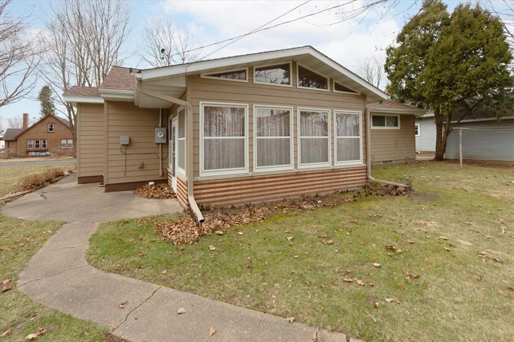 Three season room on the back of the home