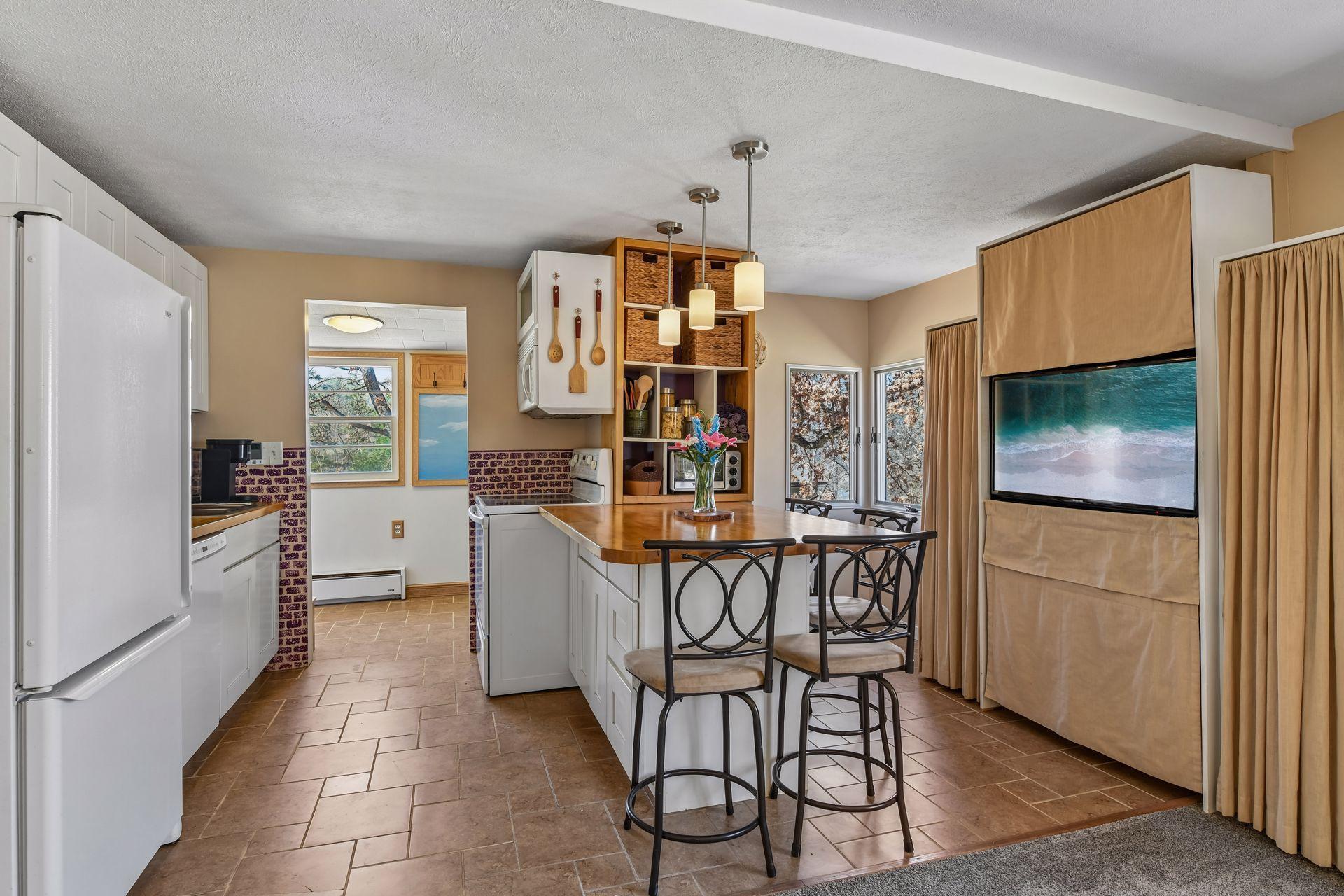 2417 Ford Road - Spacecrafting - 0007.jpg