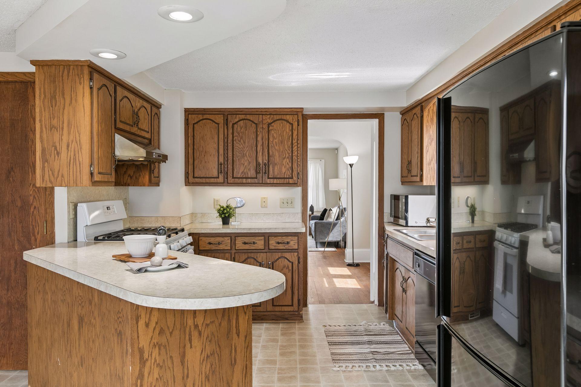 4431 Russell Avenue North - Spacecrafting - 0014.jpg