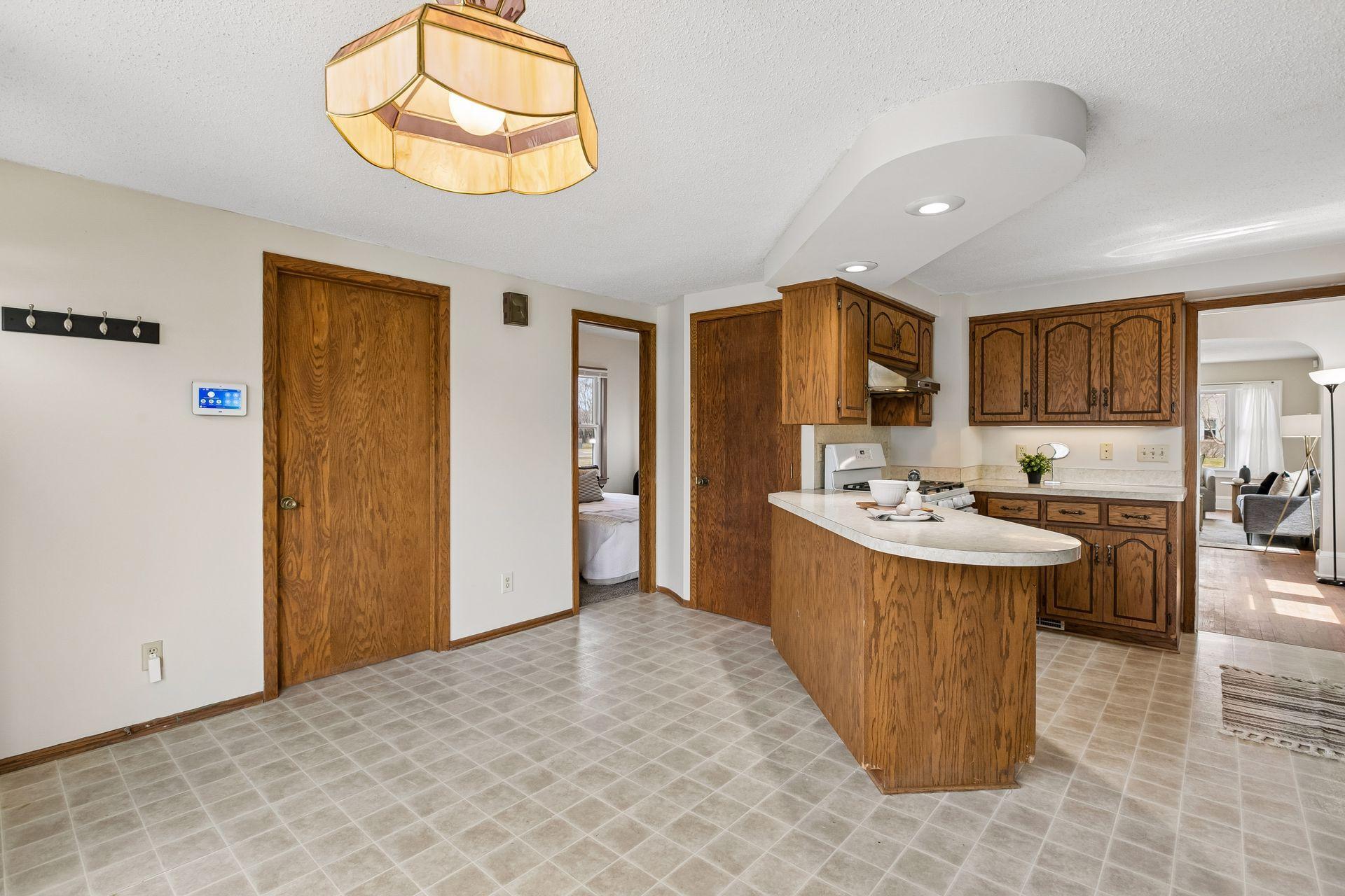 4431 Russell Avenue North - Spacecrafting - 0021.jpg