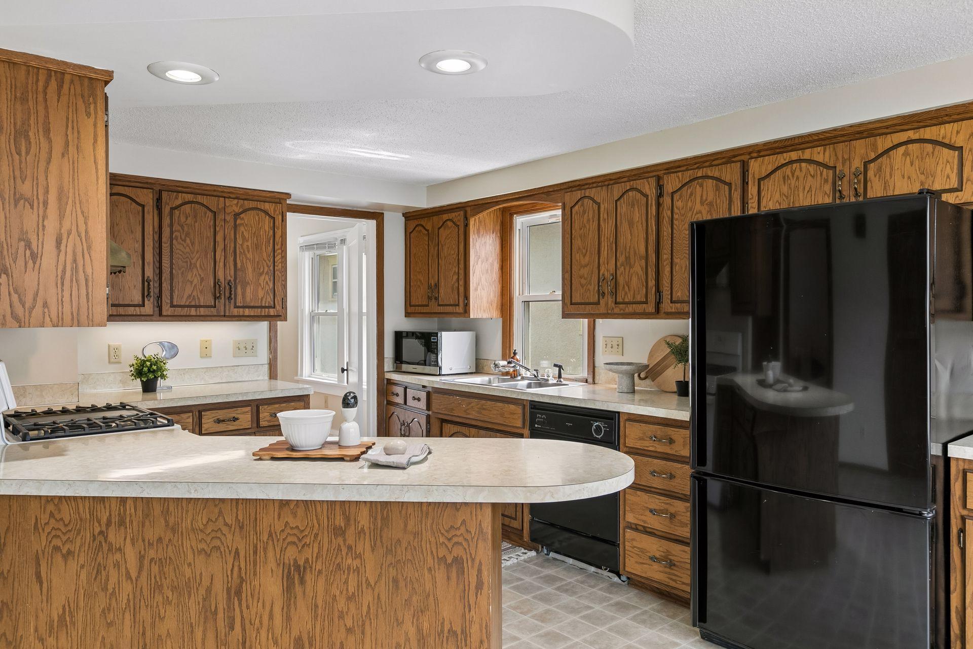 4431 Russell Avenue North - Spacecrafting - 0016.jpg