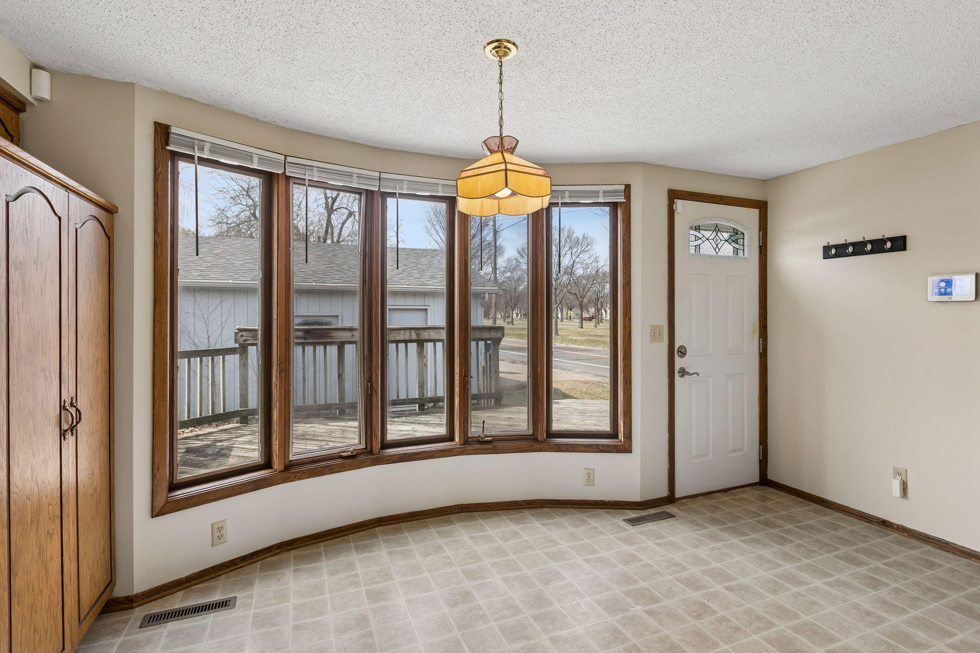 4431 Russell Avenue North - Spacecrafting - 0019.jpg