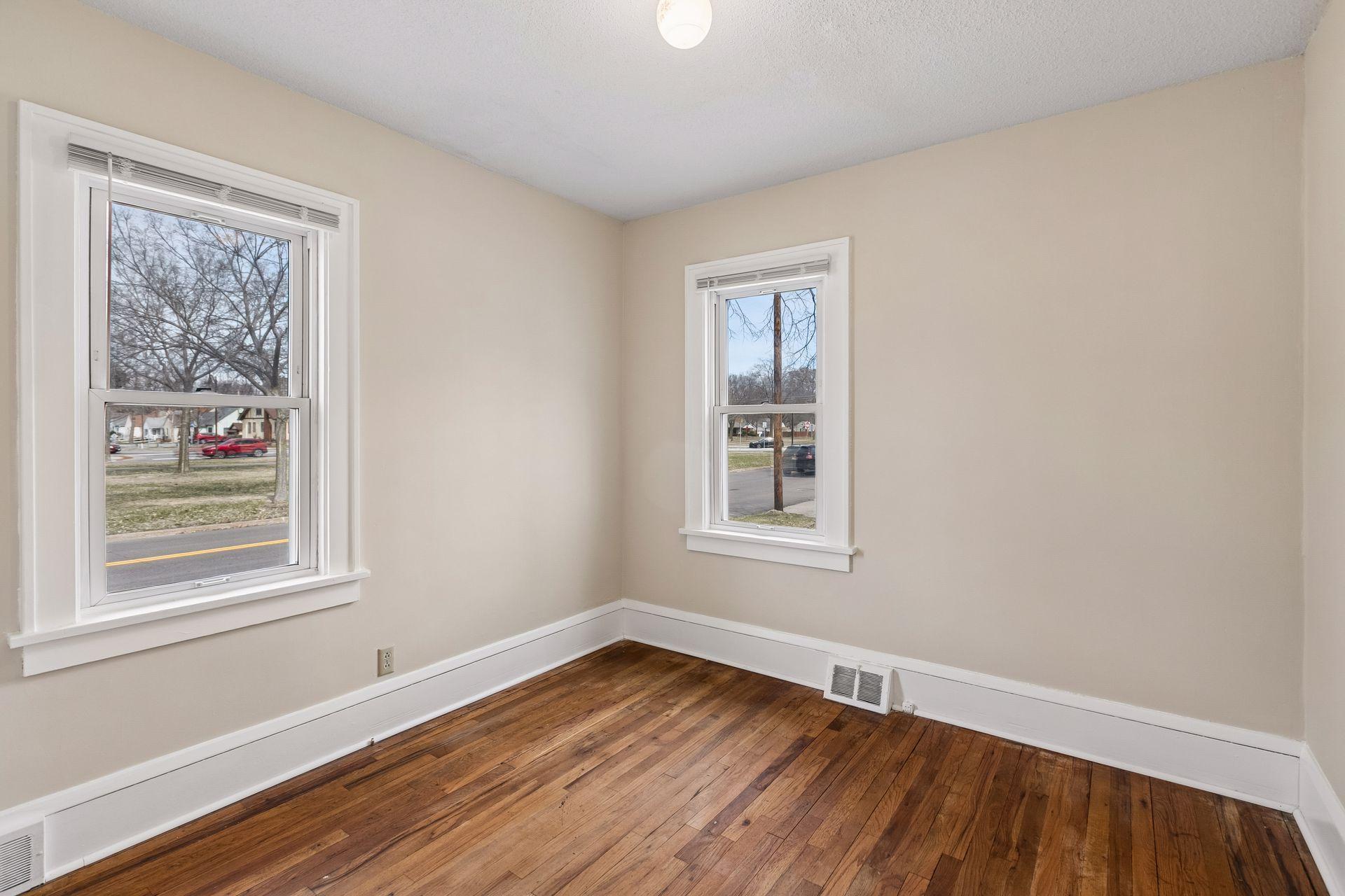 4431 Russell Avenue North - Spacecrafting - 0027.jpg