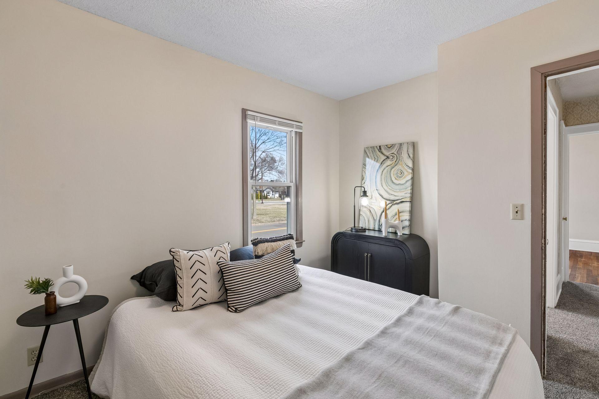 4431 Russell Avenue North - Spacecrafting - 0023.jpg