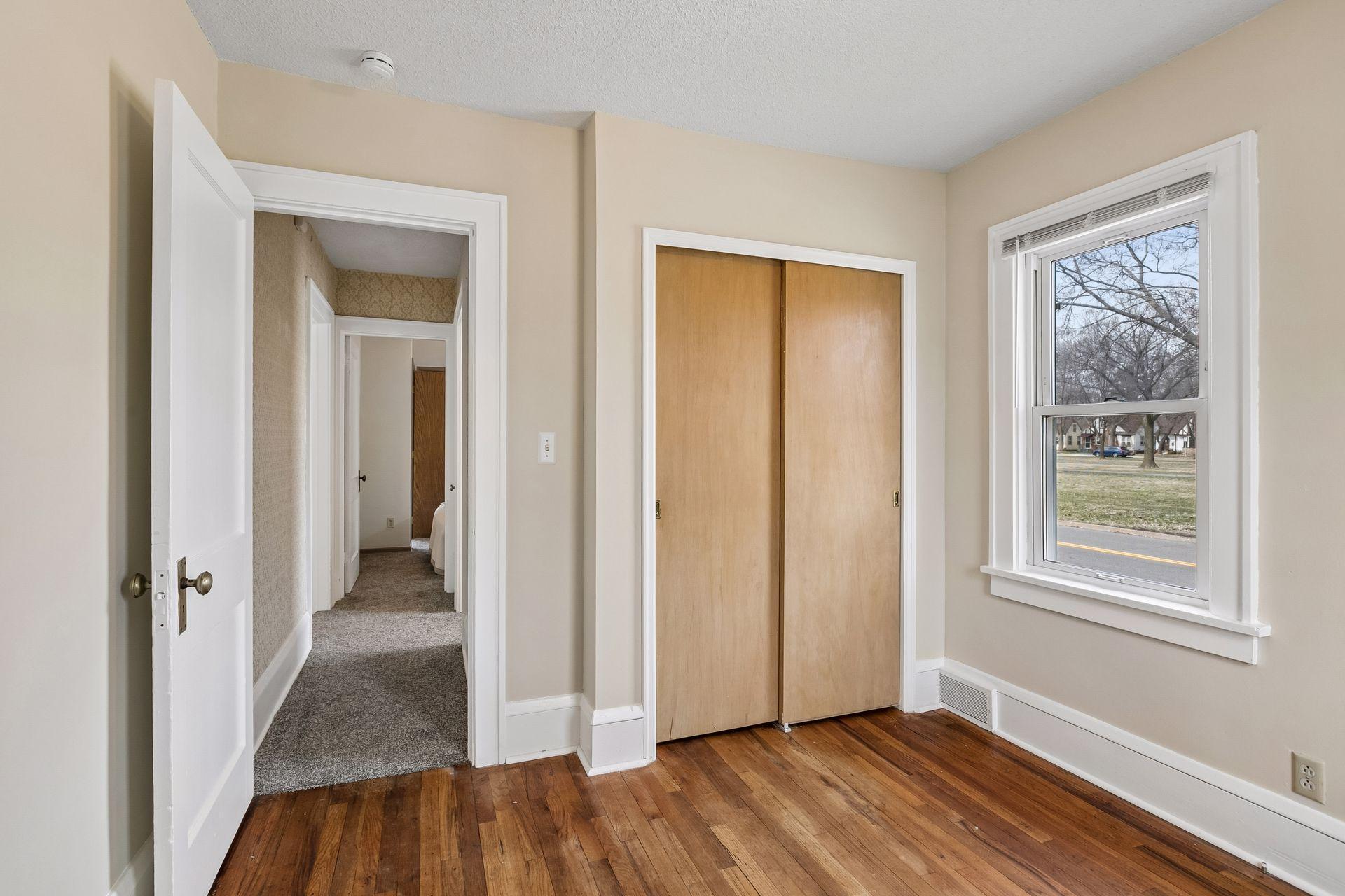 4431 Russell Avenue North - Spacecrafting - 0028.jpg