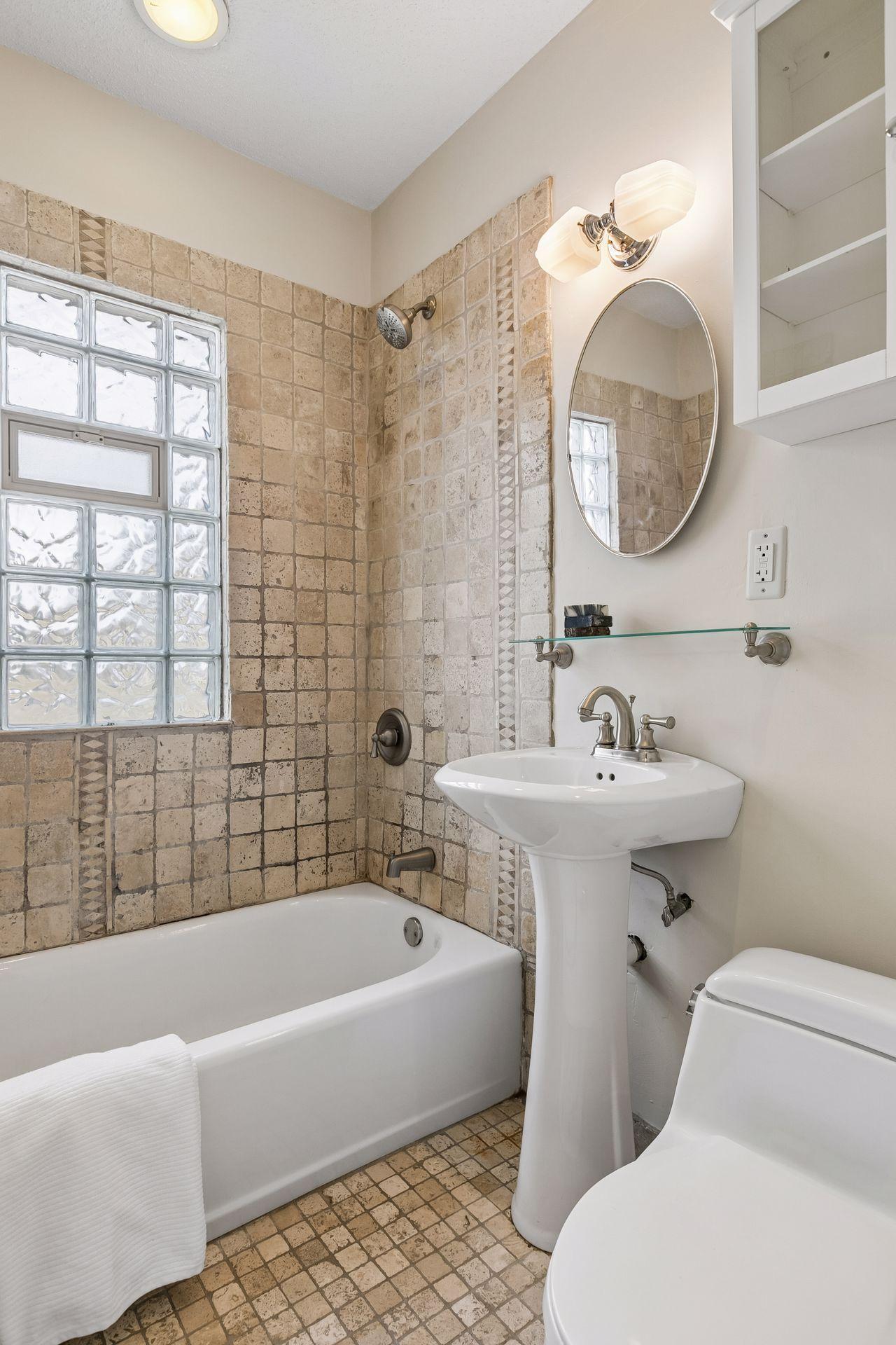 4431 Russell Avenue North - Spacecrafting - 0026.jpg