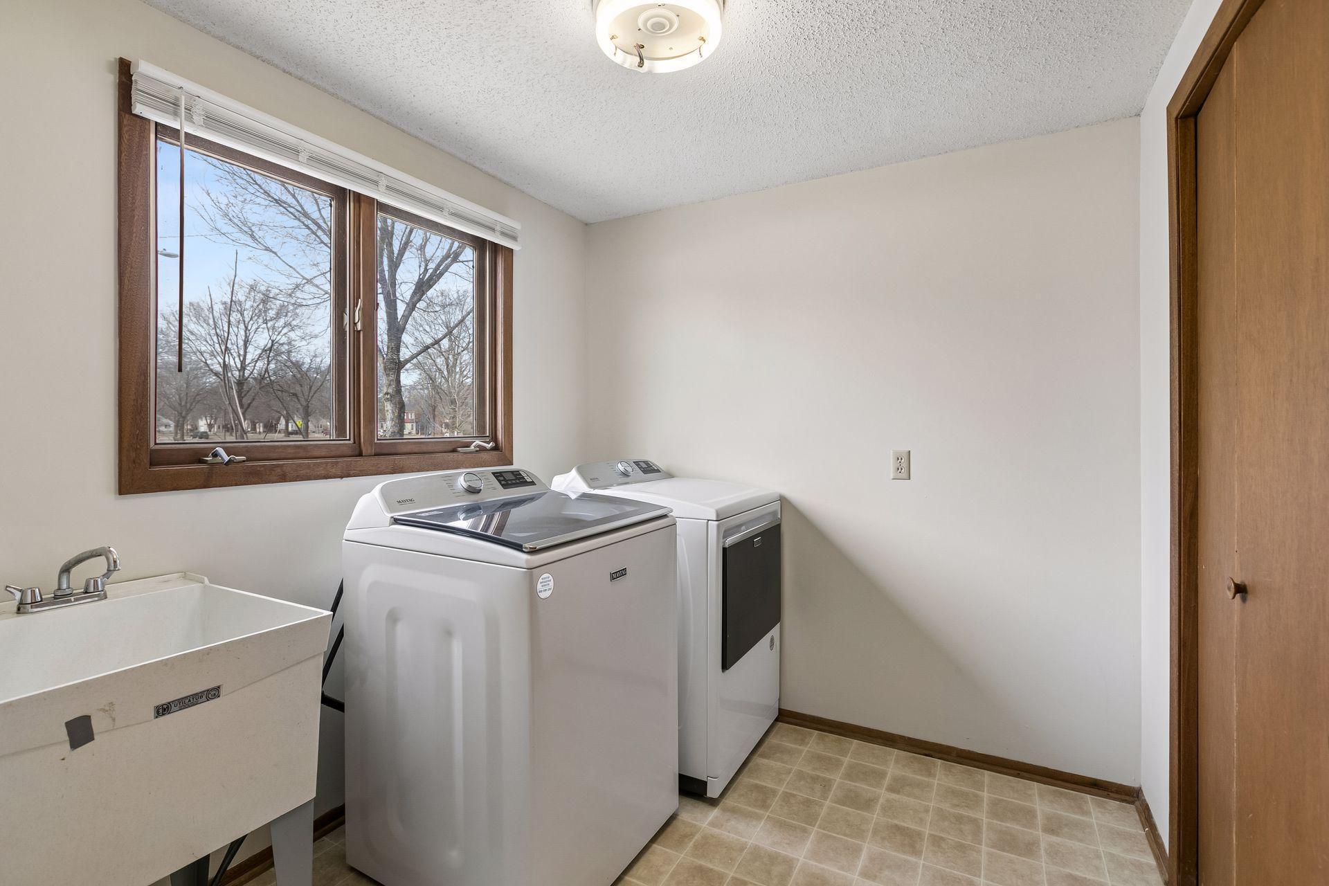 4431 Russell Avenue North - Spacecrafting - 0033.jpg