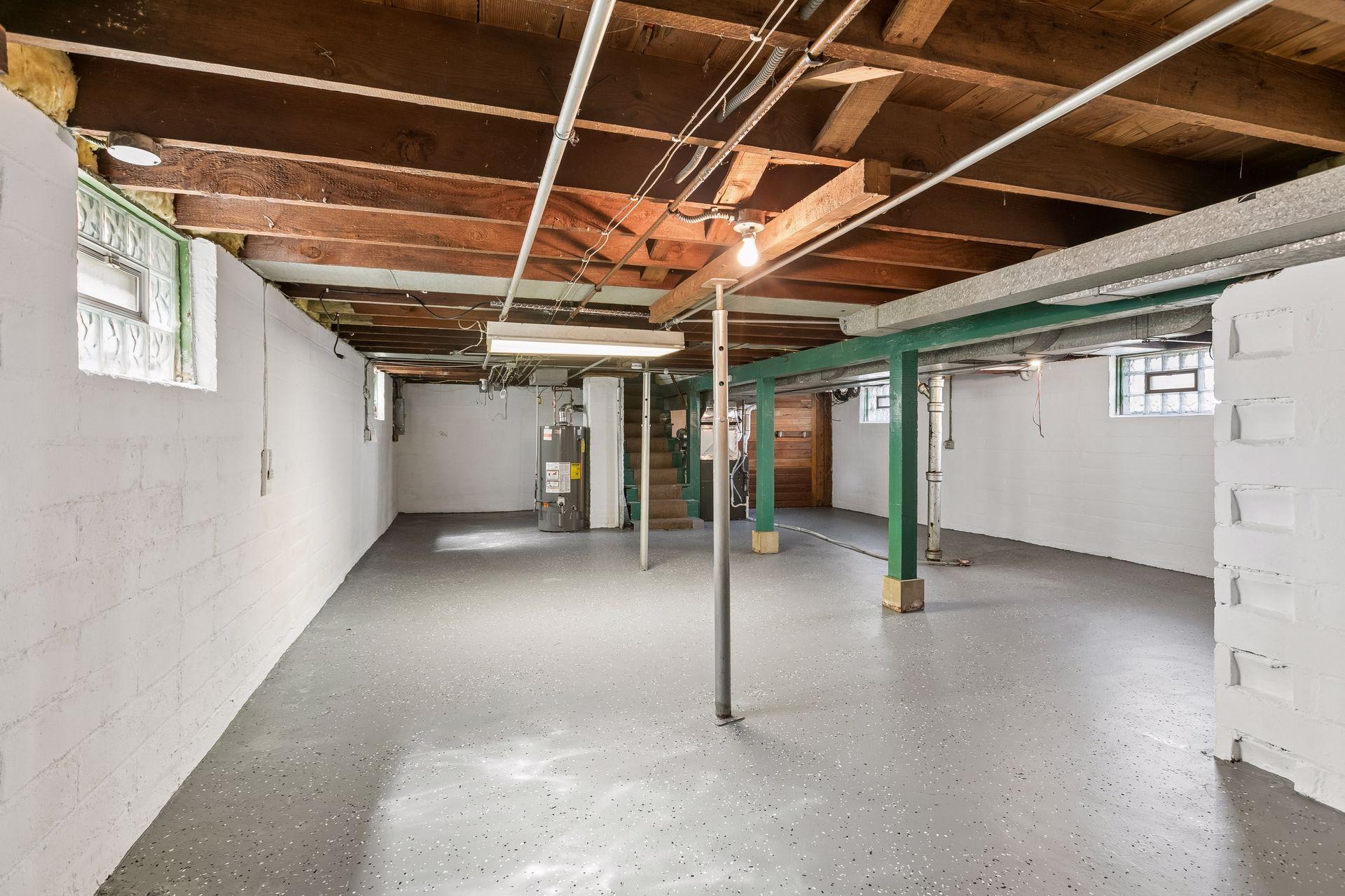 4431 Russell Avenue North - Spacecrafting - 0035.jpg