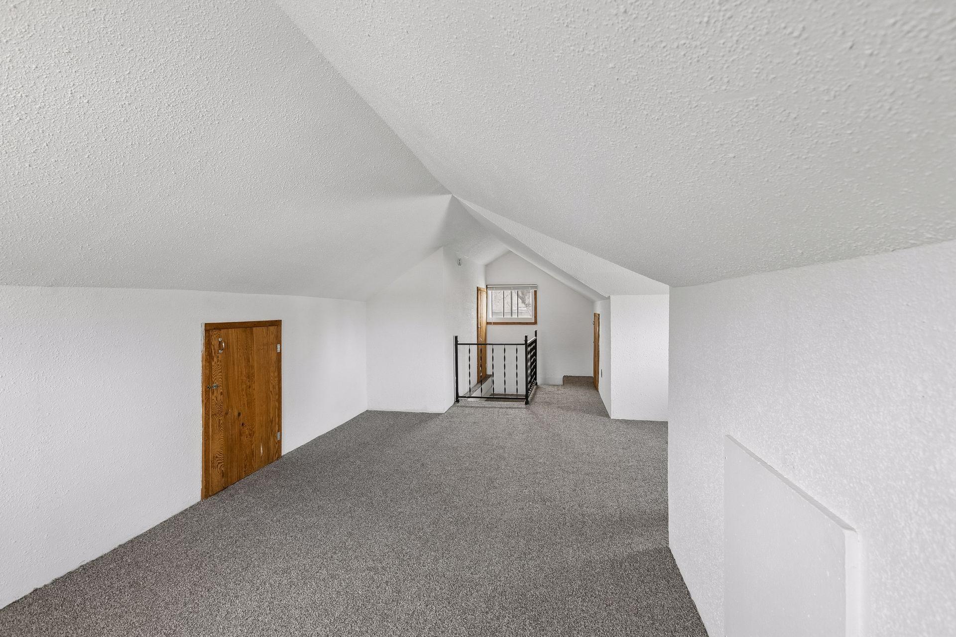 4431 Russell Avenue North - Spacecrafting - 0032.jpg