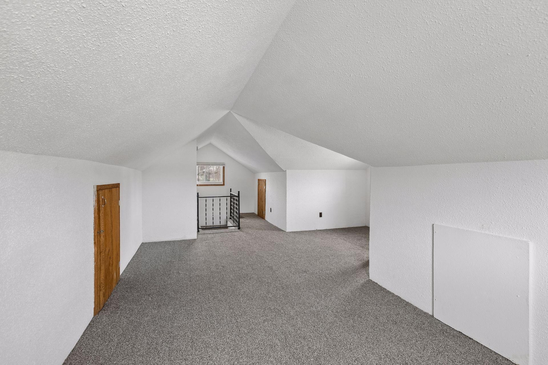 4431 Russell Avenue North - Spacecrafting - 0031.jpg