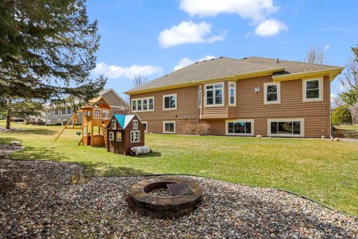 1929 Woodcrest Drive NE, Owatonna, MN 55060