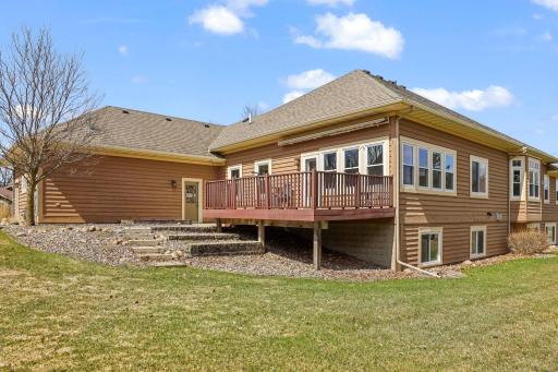 1929 Woodcrest Drive NE, Owatonna, MN 55060