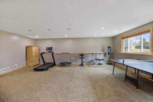 1929 Woodcrest Drive NE, Owatonna, MN 55060