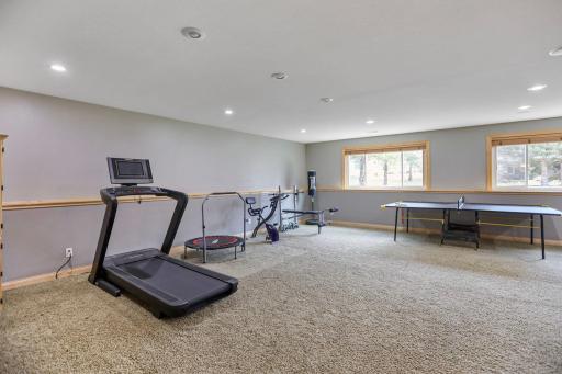 1929 Woodcrest Drive NE, Owatonna, MN 55060