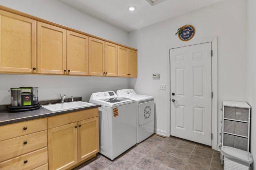 1929 Woodcrest Drive NE, Owatonna, MN 55060