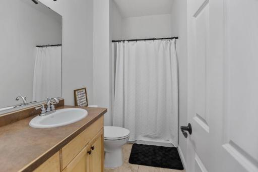 1929 Woodcrest Drive NE, Owatonna, MN 55060