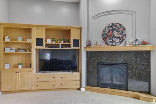 1929 Woodcrest Drive NE, Owatonna, MN 55060