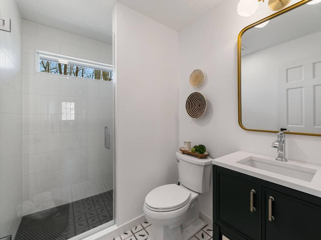 Beautifully remodeled 3/4 bath