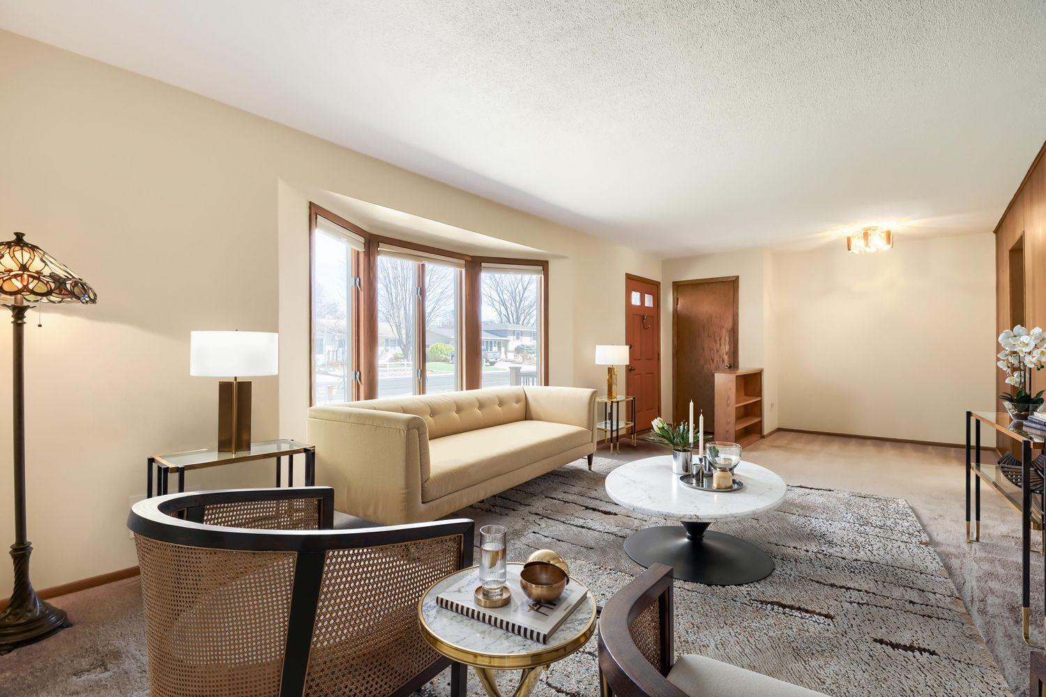 937 15th St W - Web Quality - 018 - 04_Living_Room_VS.jpeg