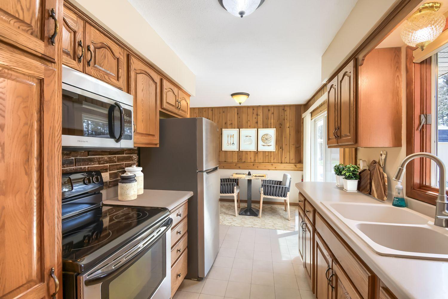 937 15th St W - Web Quality - 019 - 05_Kitchen_VS.jpg