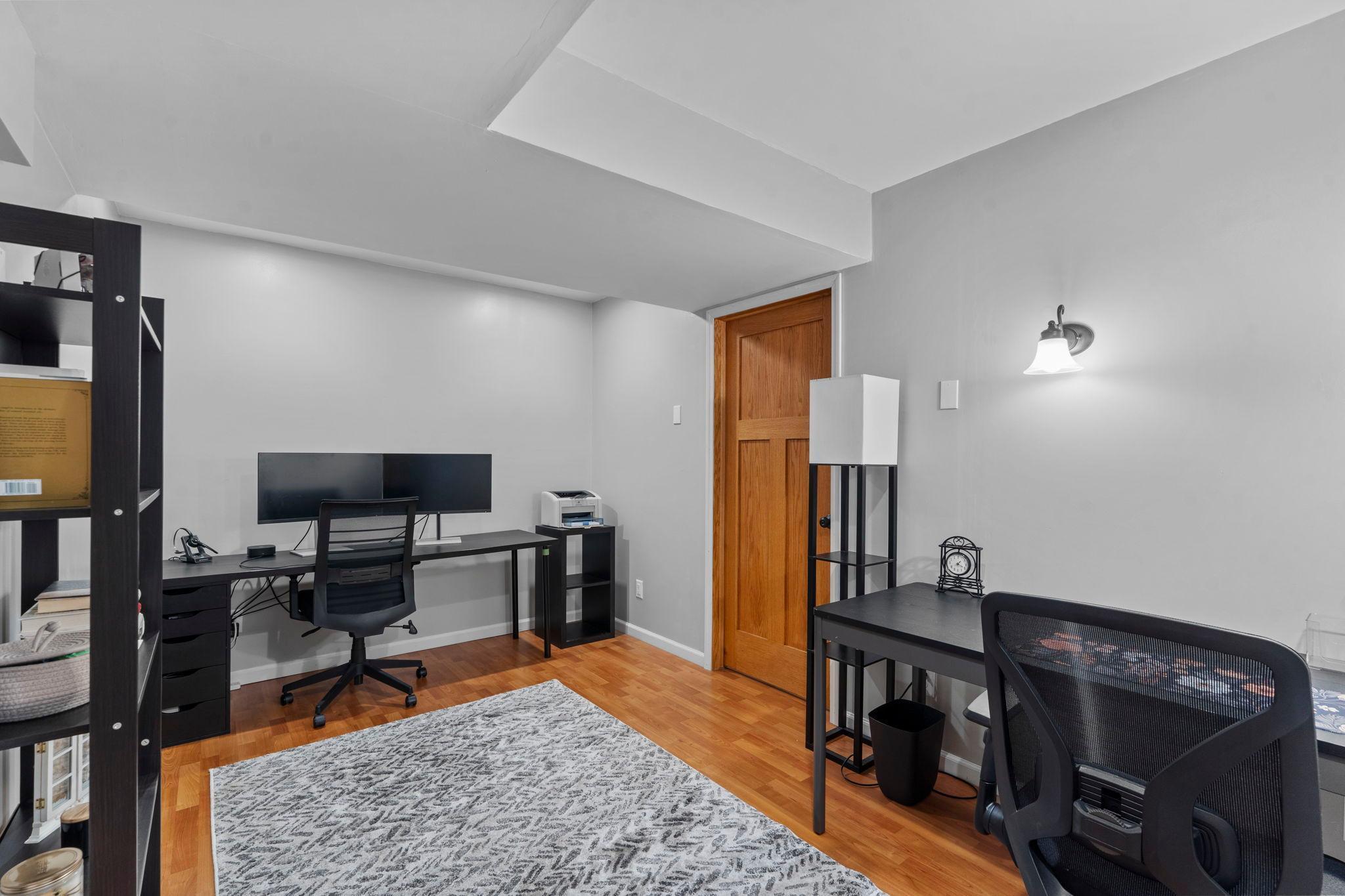 52-web-or-mls-1776 McMenemy St-253.jpg