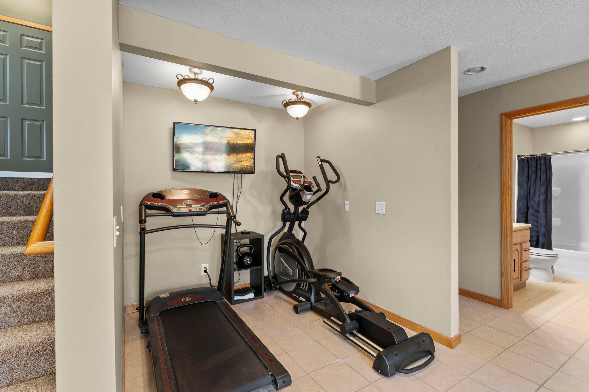 49-web-or-mls-1776 McMenemy St-223.jpg