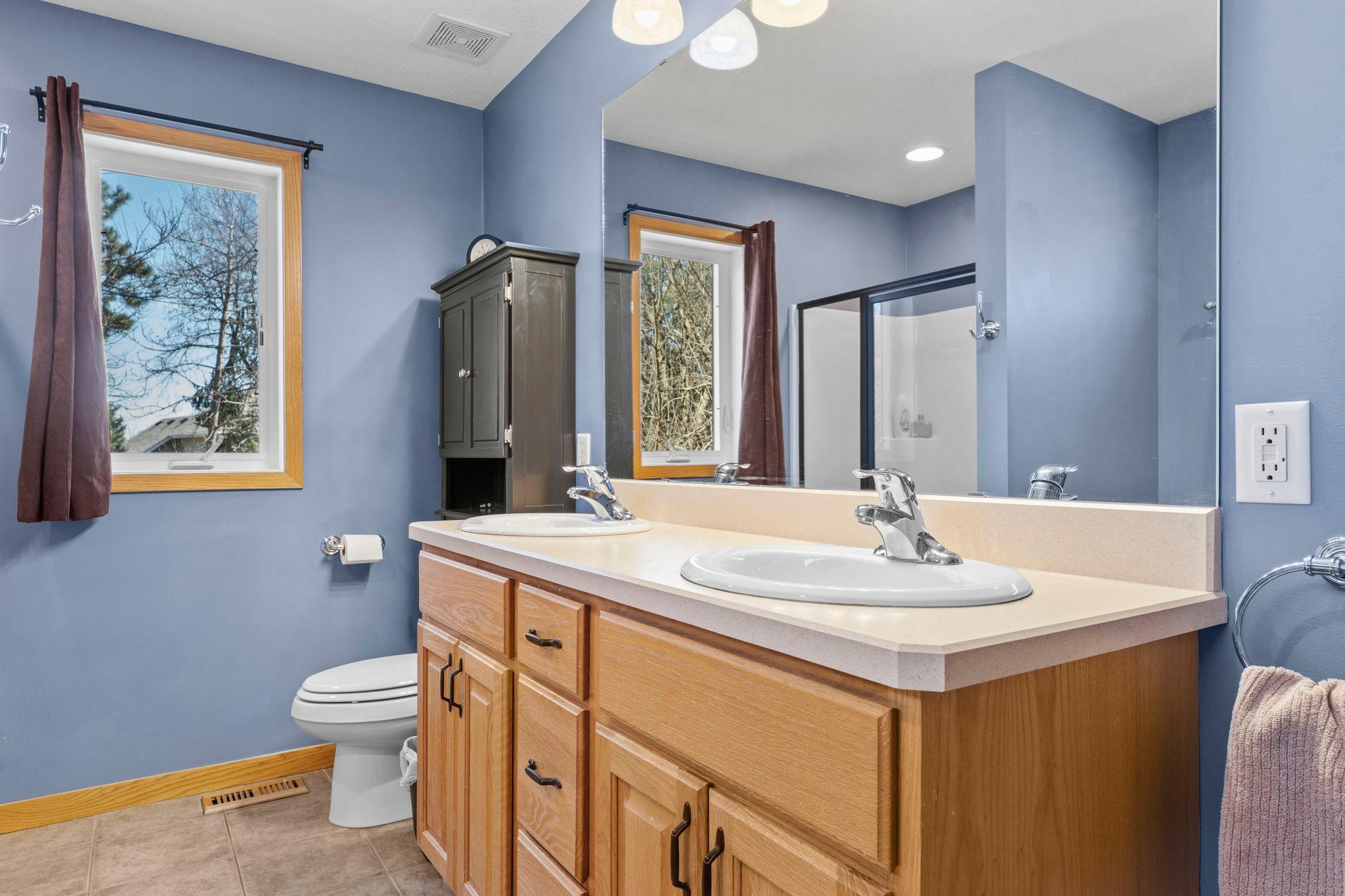 34-web-or-mls-1776 McMenemy St-108.jpg