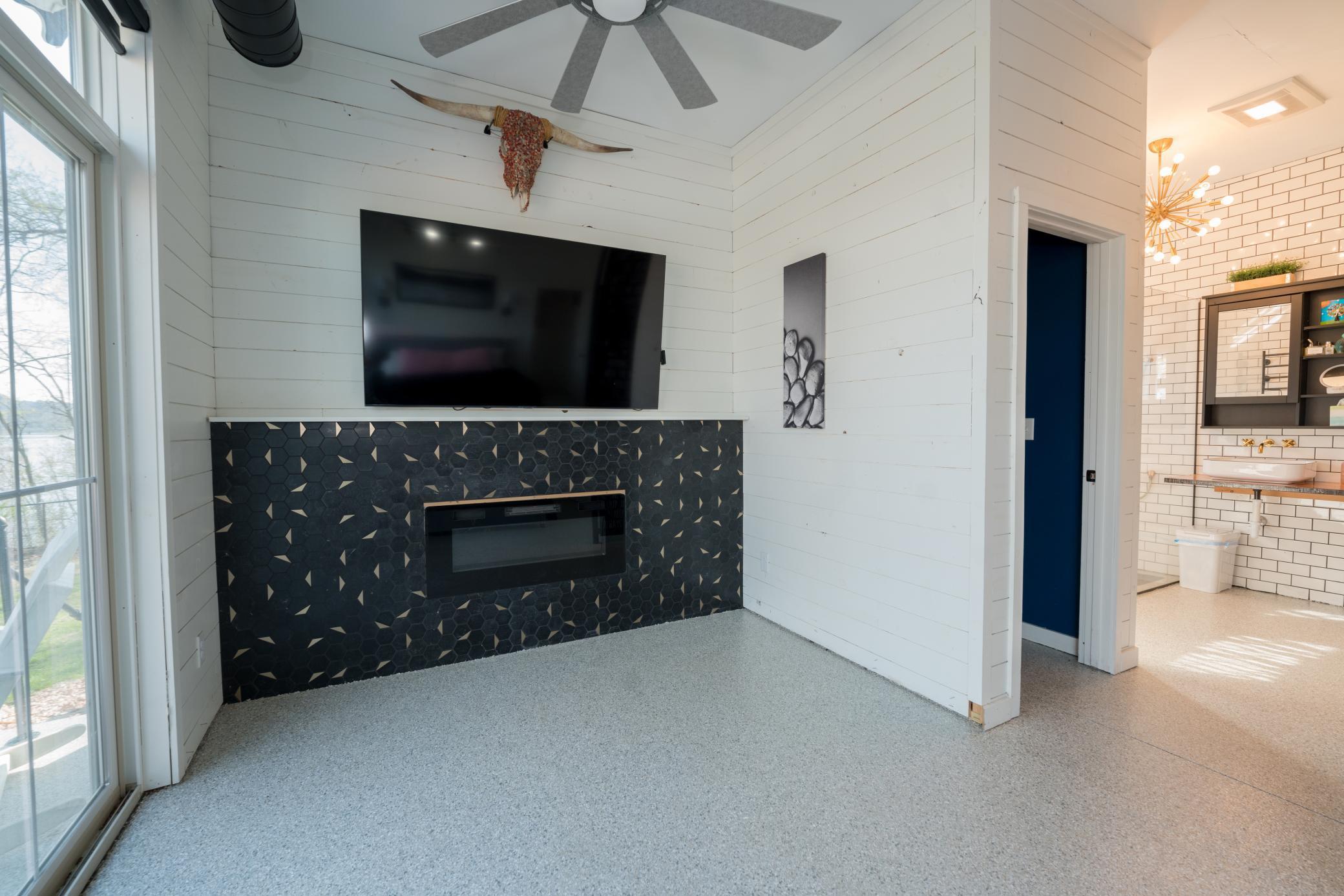 29-Bedroom Lower level.jpg