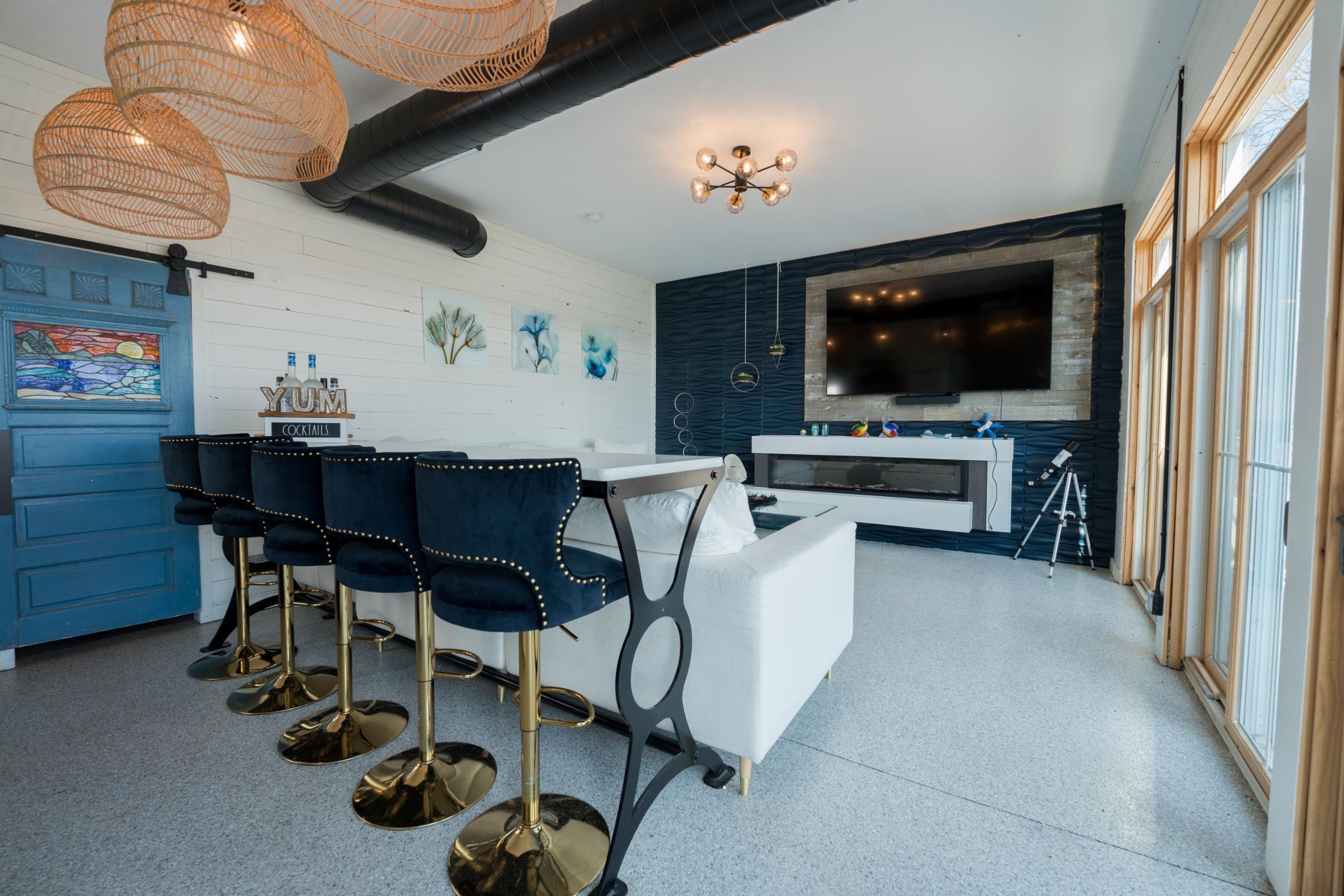 23-Bar-Family room Lower Level - Copy - Copy.jpg