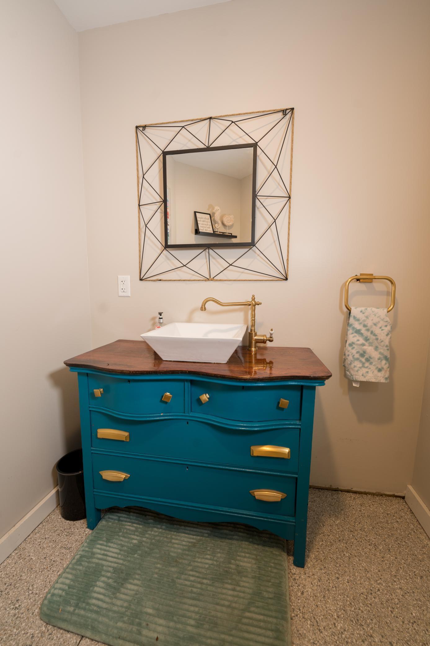 22-Half Bathroom Lower level - Copy - Copy.jpg