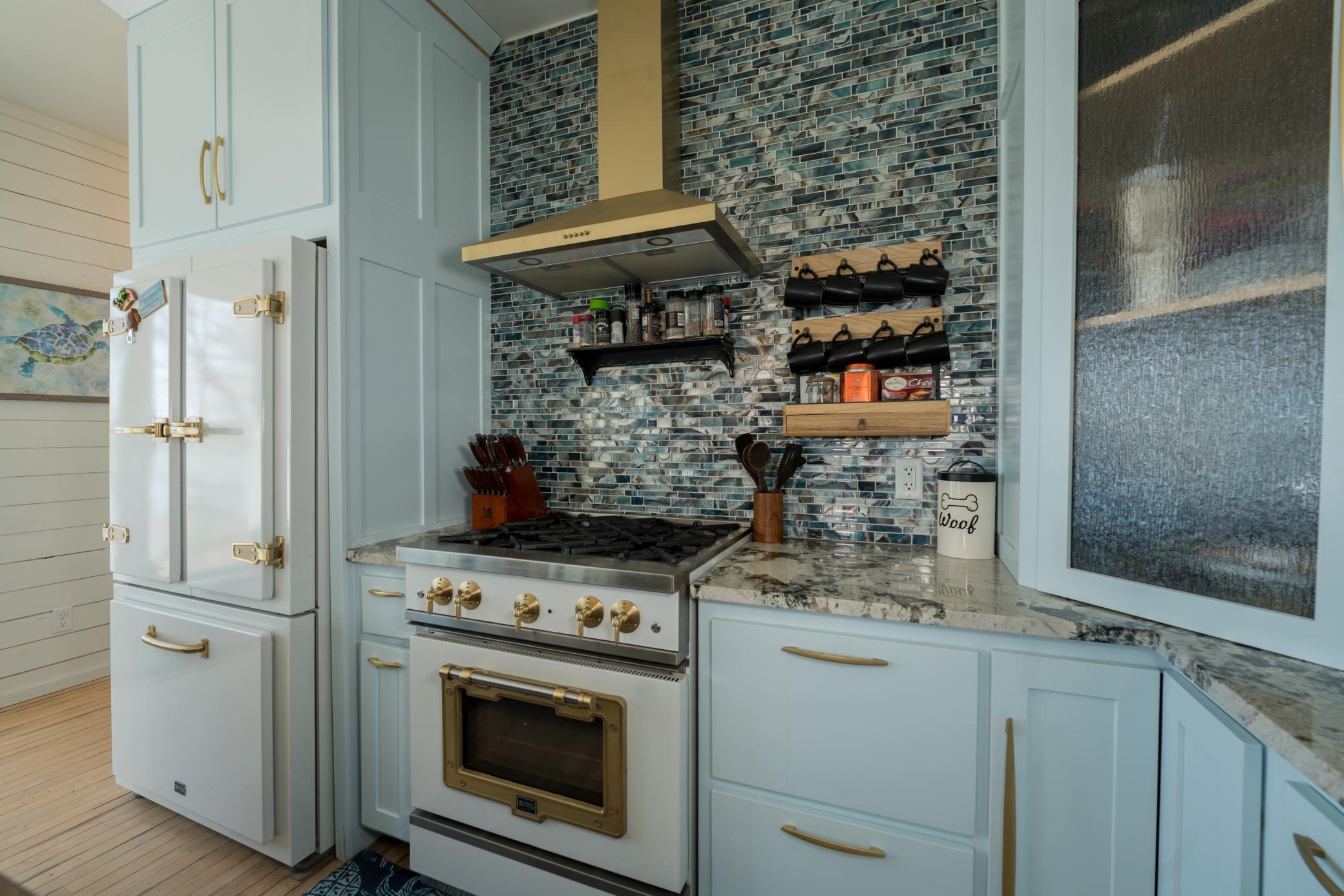 10-Kitchen Main level - Copy - Copy.jpg