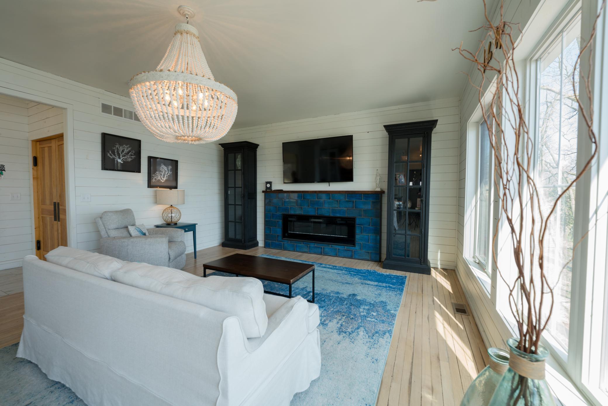 8-Living Room-Main level - Copy - Copy.jpg