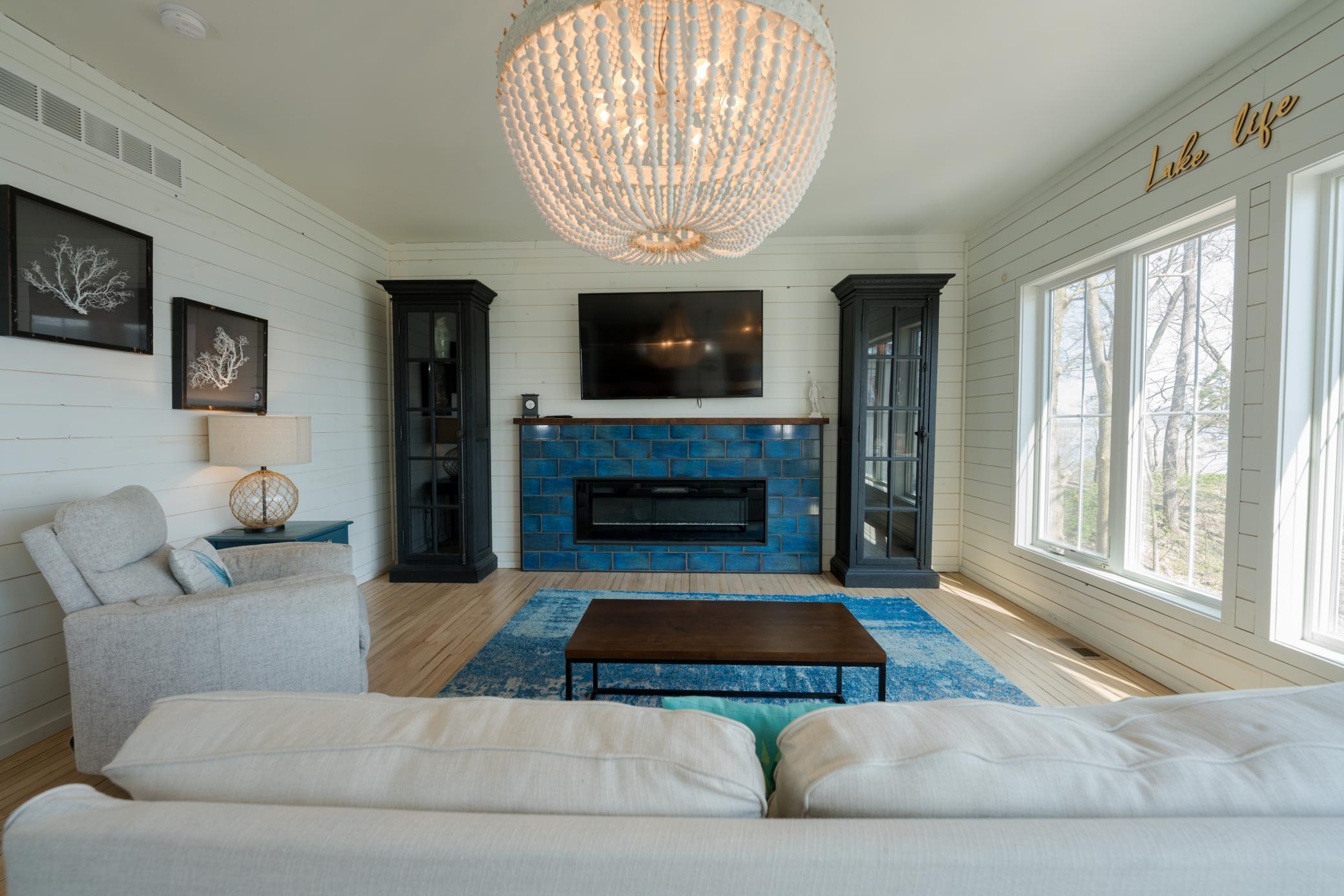 7-Living Room-main level - Copy - Copy.jpg