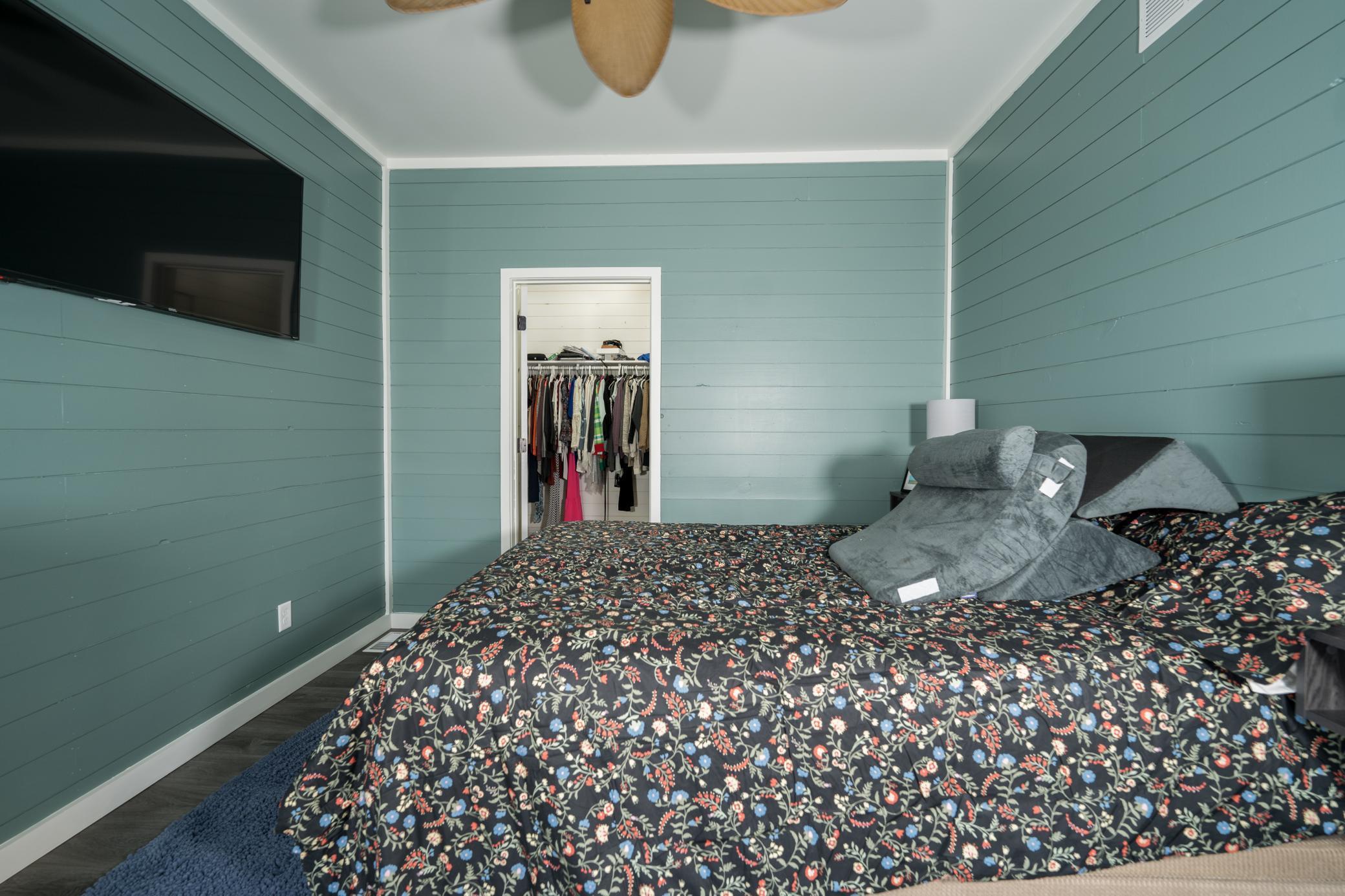 201 Boyd Street - Bedroom 2b.jpg