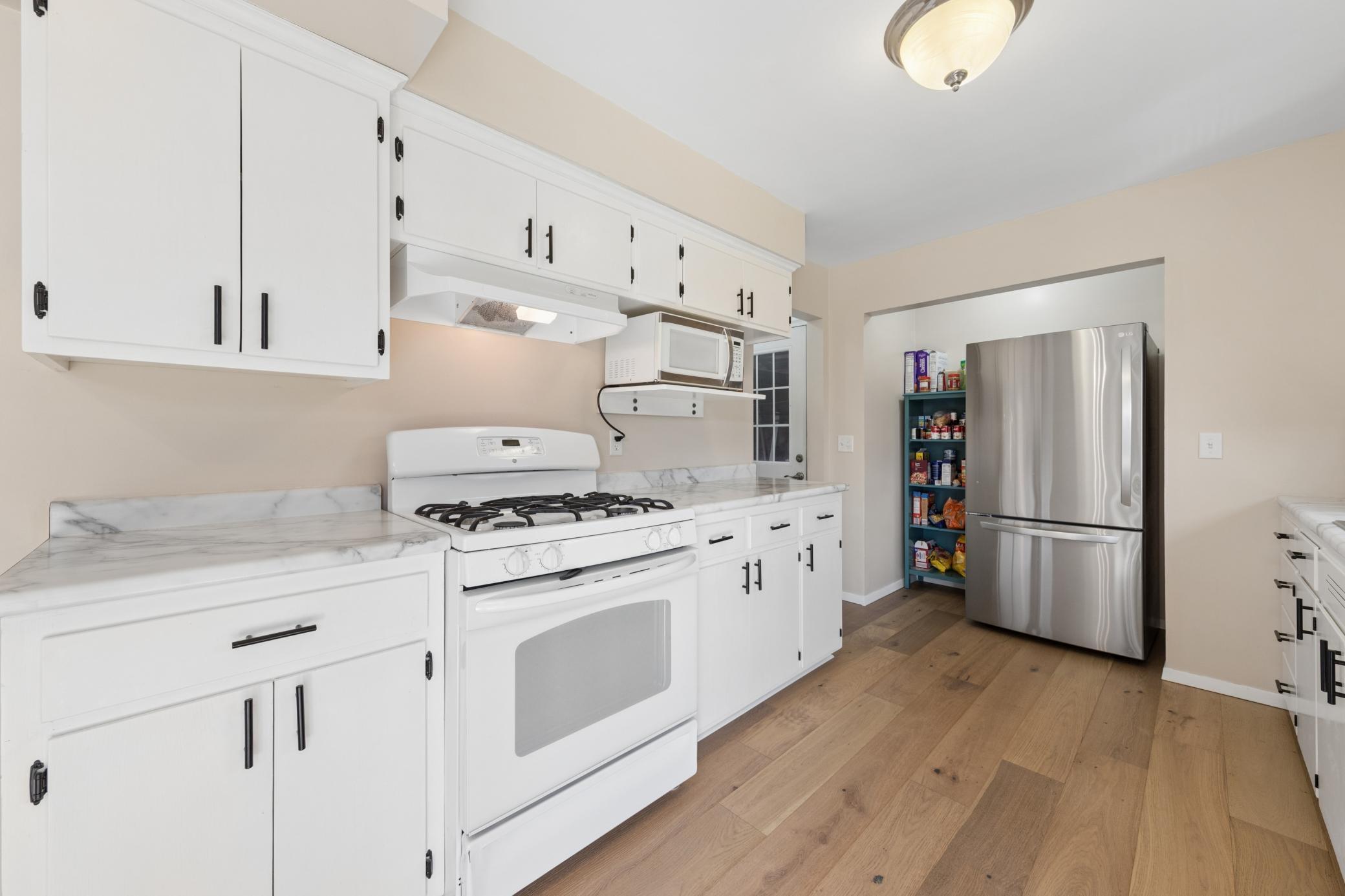 Great counter space and gas stove