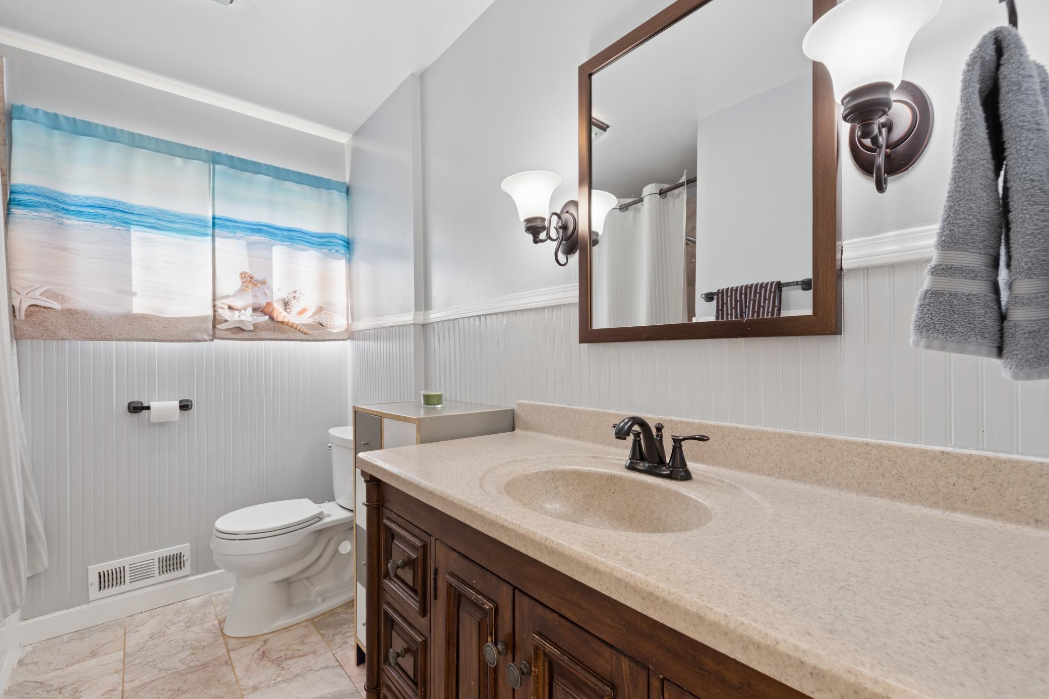 Main floor full bath