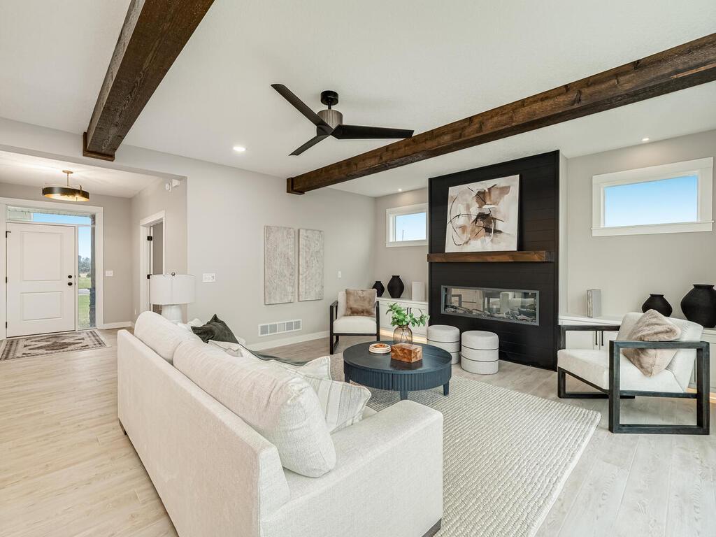 20648 Tamarack St NW Oak Grove MN 55011 USA-004-012-Living Room-MLS_Size.jpg