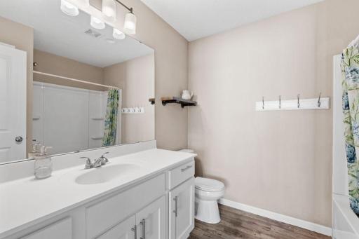 527 Pond View Drive SE, Lonsdale, MN 55046