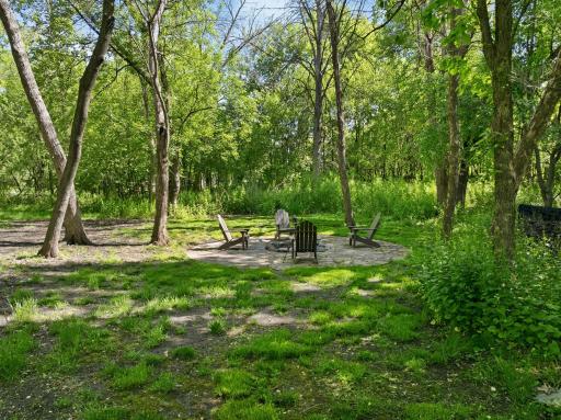 2050 Oakwood Ridge, Chanhassen, MN 55317