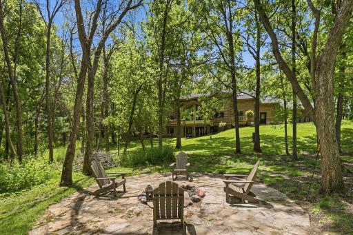 2050 Oakwood Ridge, Chanhassen, MN 55317