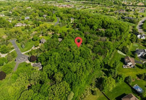 2050 Oakwood Ridge, Chanhassen, MN 55317