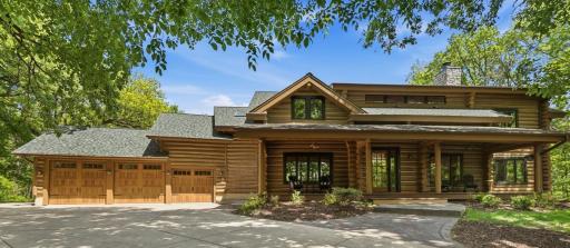 2050 Oakwood Ridge, Chanhassen, MN 55317