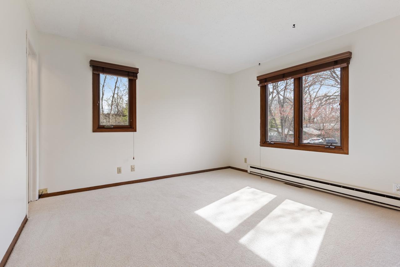 Primary Bedroom - Main Floor