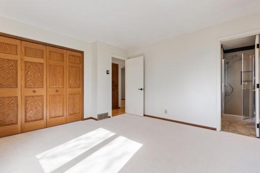 125 Pleasant Lane E, Excelsior, MN 55331