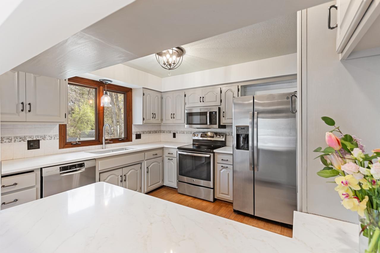 New quartz countertops installed in 2025