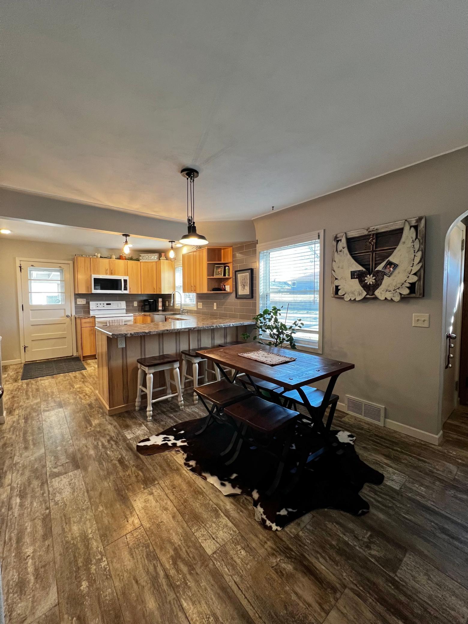 Dining Room & Kitchen