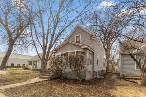 831 19th Avenue SE, Minneapolis, MN 55414