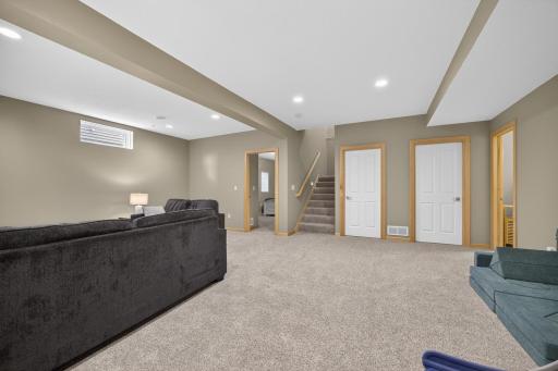1948 Hadley Creek Drive NE, Rochester, MN 55906