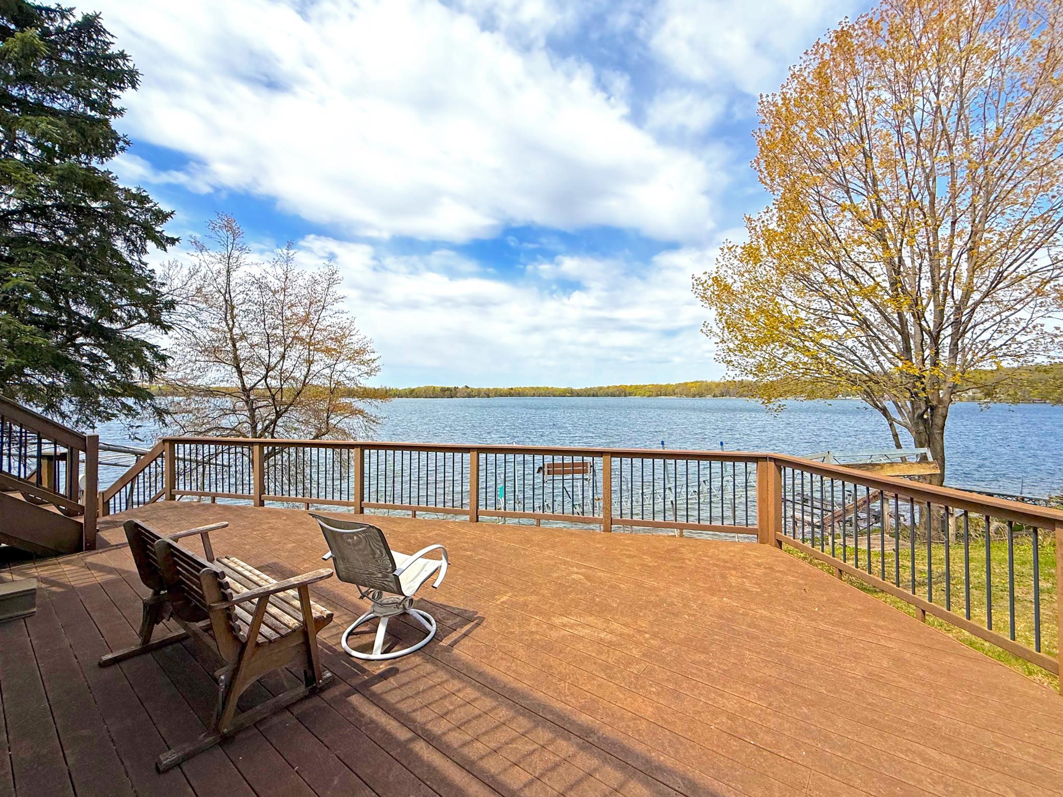 Take in breathtaking, wide-open views of the lake from your elevated deck, an ideal vantage point for morning coffee, evening sunsets, and everything in between.